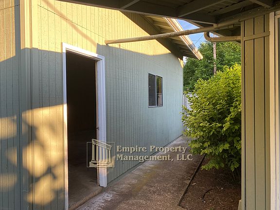 3rd image of 2695 Quince St