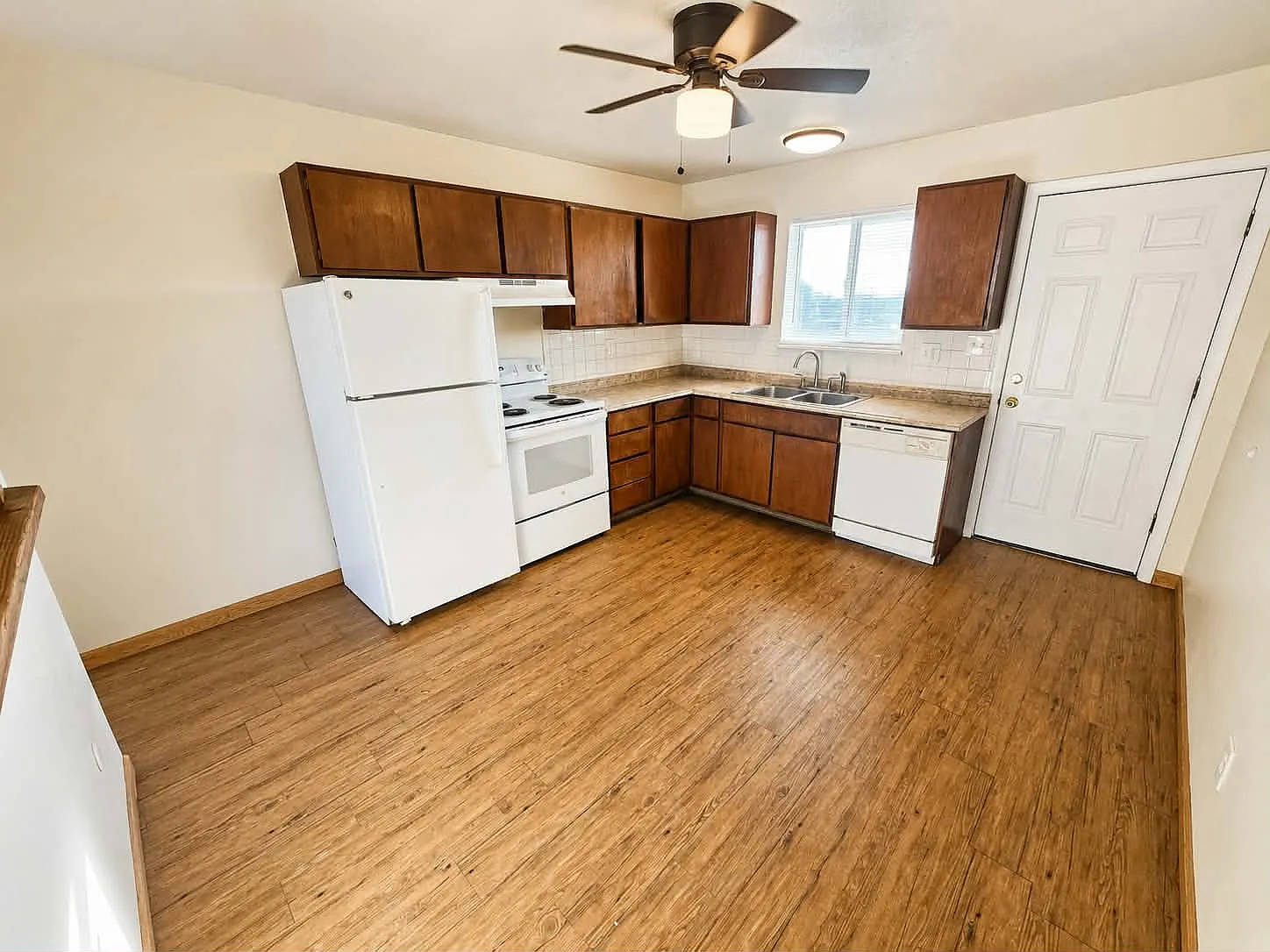 2 bed, $1,150 — Photo 4