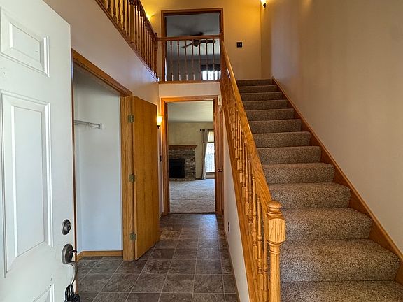 2nd image of 19 Meadow Trl W #19