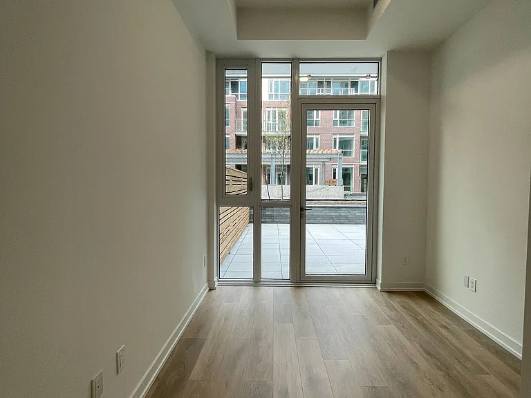 150 Logan Ave #113 — Photo 16