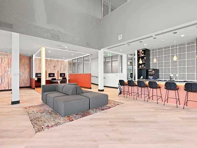SB1K Apartments — Photo 11