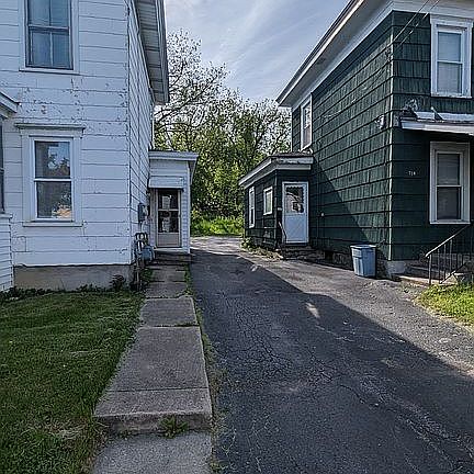 2nd image of 712-14 Wolf St