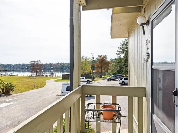 236 River Bend Dr, Mobile, AL 36605