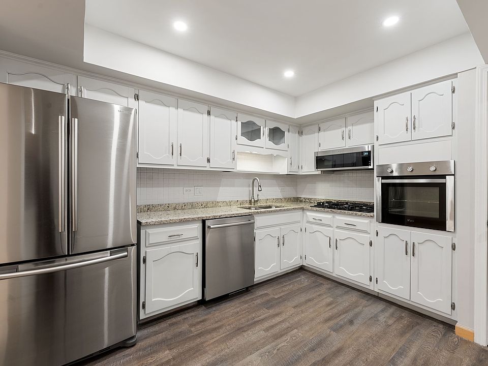 1st image of 4007 W 105th St APT 3