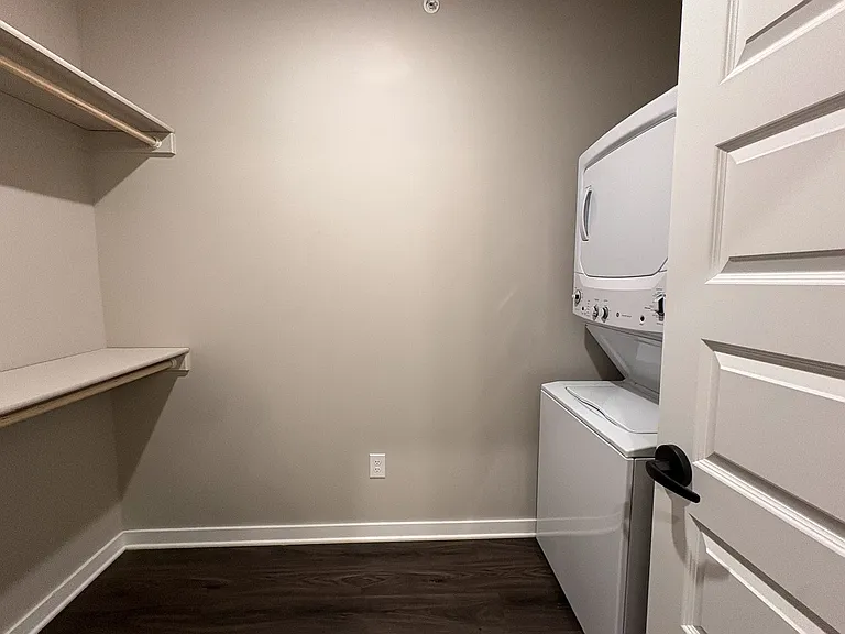 Level at Village Gardens — Photo 19