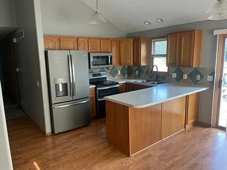816 Mary Ct — Photo 8