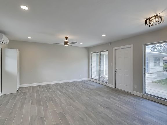 5th image of 2641 Middle River Dr