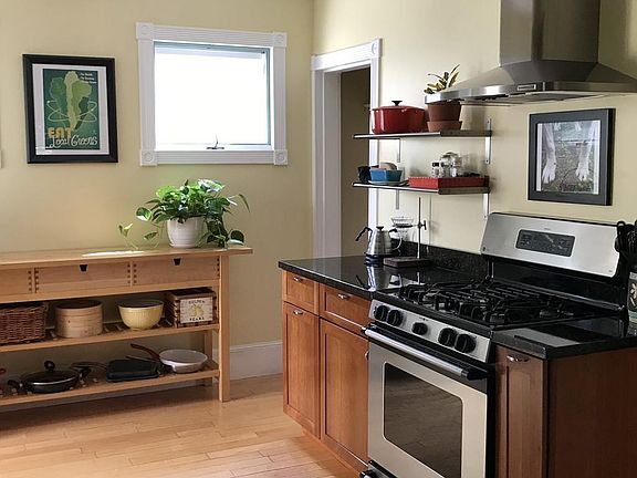 3rd image of 208 May St