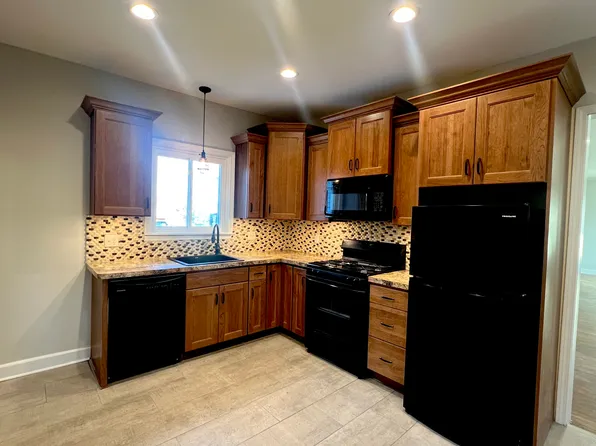 242 Dewitt St APT 3, Buffalo, NY 14213