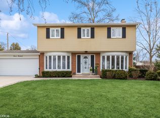 1100 E Barberry Ln, Mount Prospect, IL