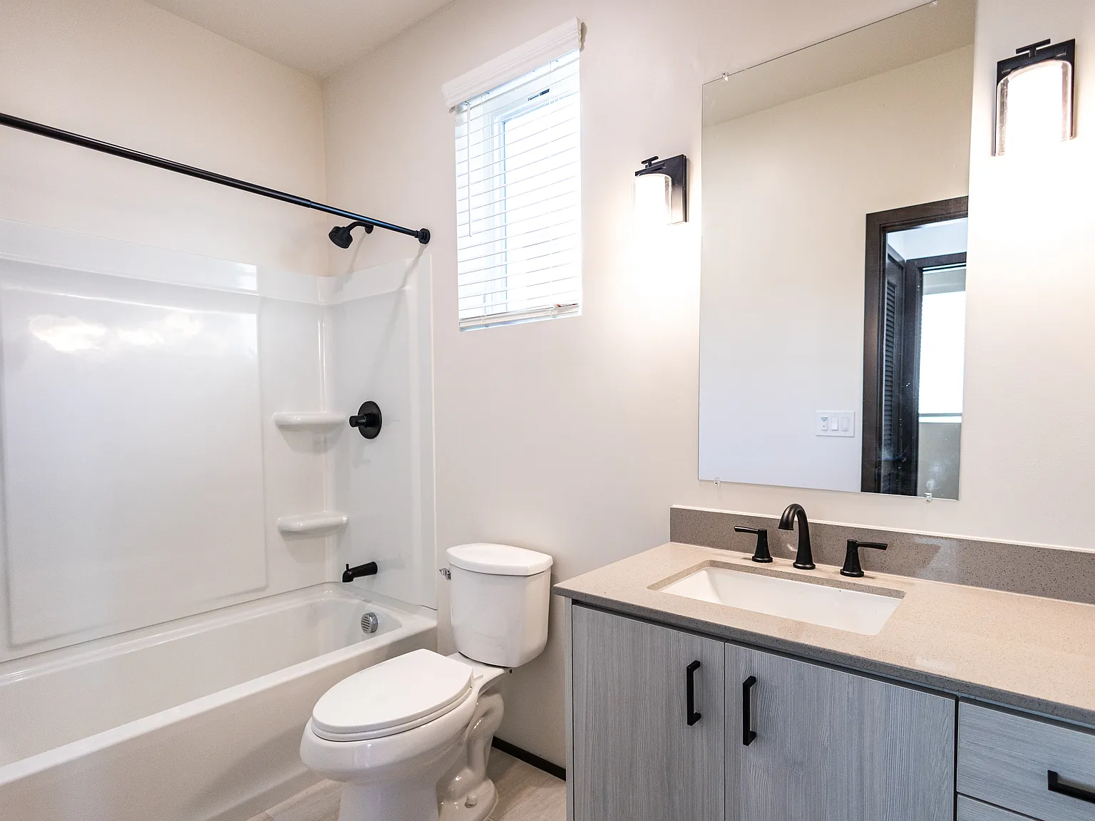 1 bed, $2,050 — Photo 4