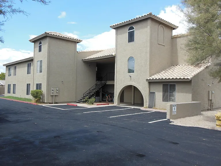 644 N Center St #207 — Photo 7