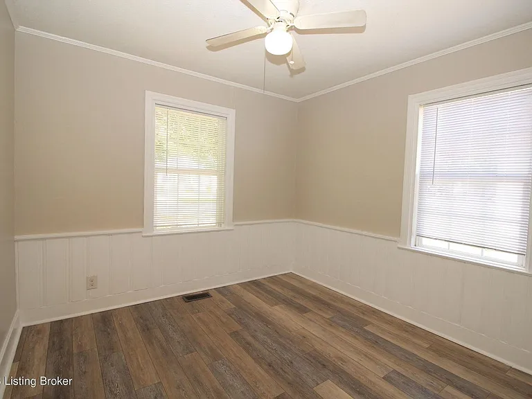 2421 Lindbergh Dr — Photo 11