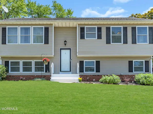 7 Juniper Lane, Jackson, NJ 08527