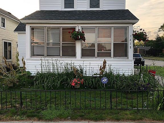 2nd image of 1418 Sanford St