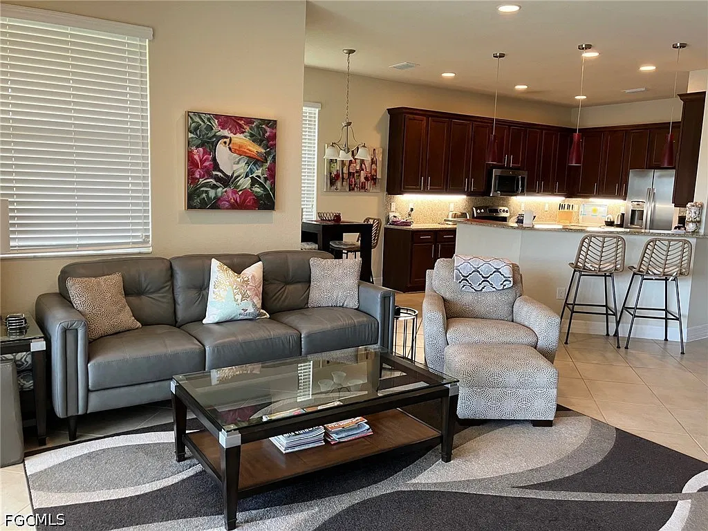 3 bed, 3.0 bath, 2188 sqft, $5,500 — Photo 4