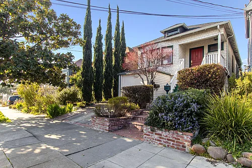 4369 Howe St Photo 1