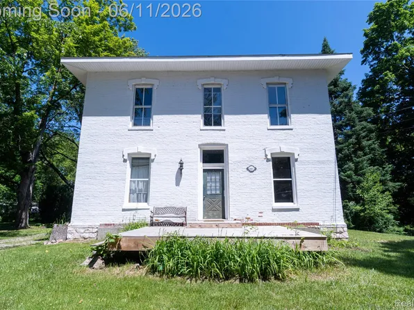 807 Baird St, Holly, MI 48442