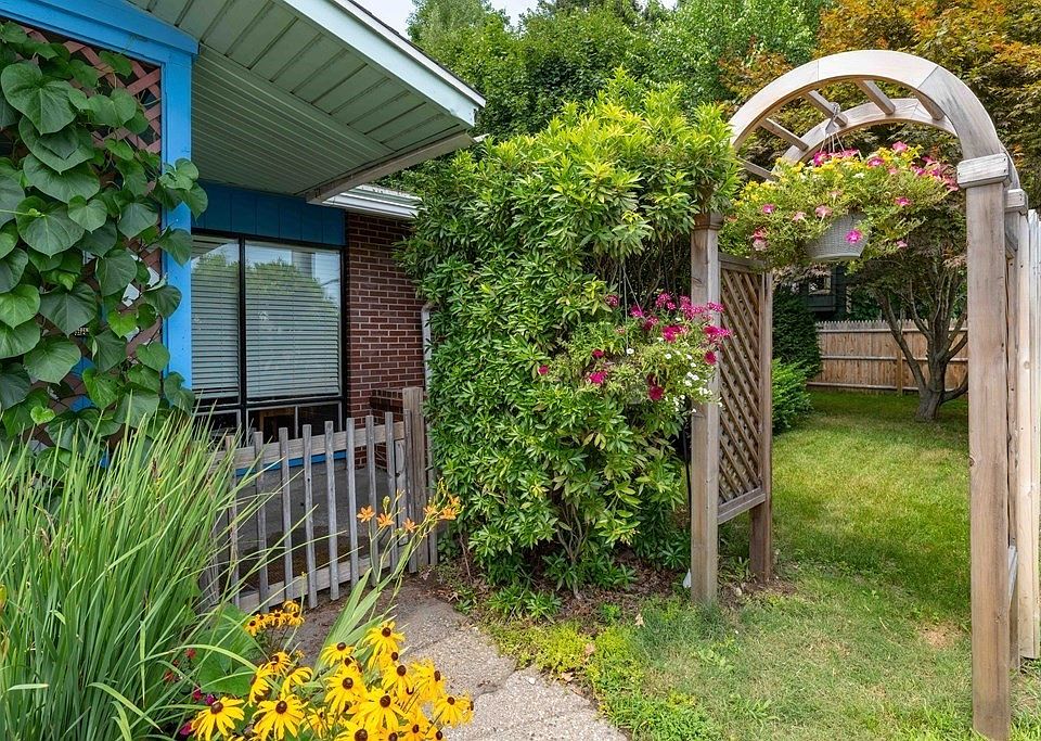 392 Bridge St, Northampton, MA 01060 Zillow