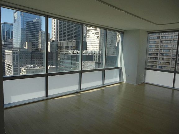2nd image of 2400 N Lakeview Ave APT 701