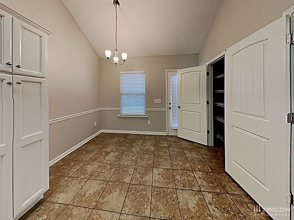 4th image of 2833 Painted Pony Dr