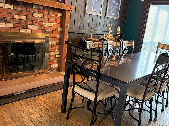 5th image of 889 Pinehurst Road