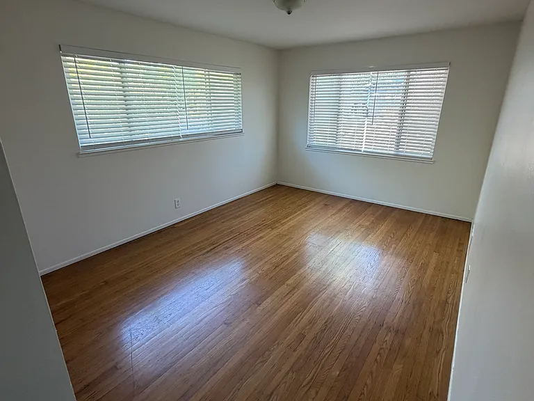 Arguello Cir — Photo 3