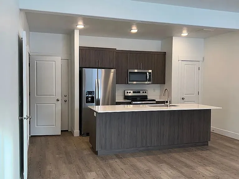 651 S 2400 W #1104 — Photo 2