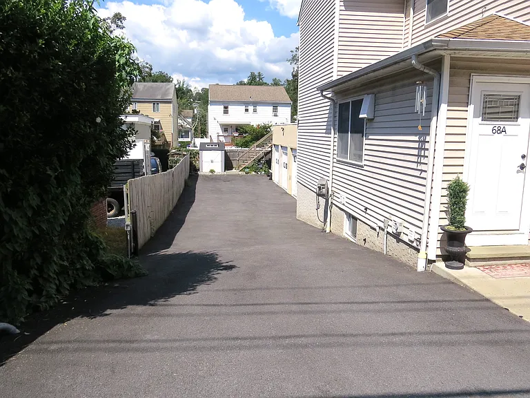 68 Pemberwick Rd #1 — Photo 9