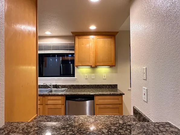 2827 Monument Blvd APT 34, Concord, CA 94520