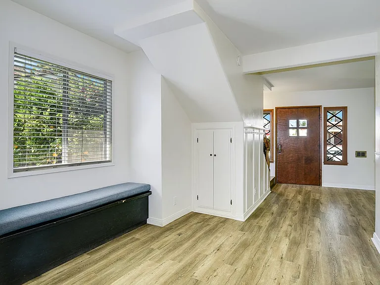 4721 Edgeware Rd — Photo 11