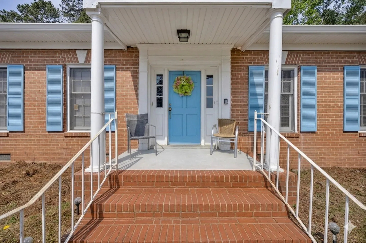 3 bed, 1500 sqft, $1,995 — Photo 3