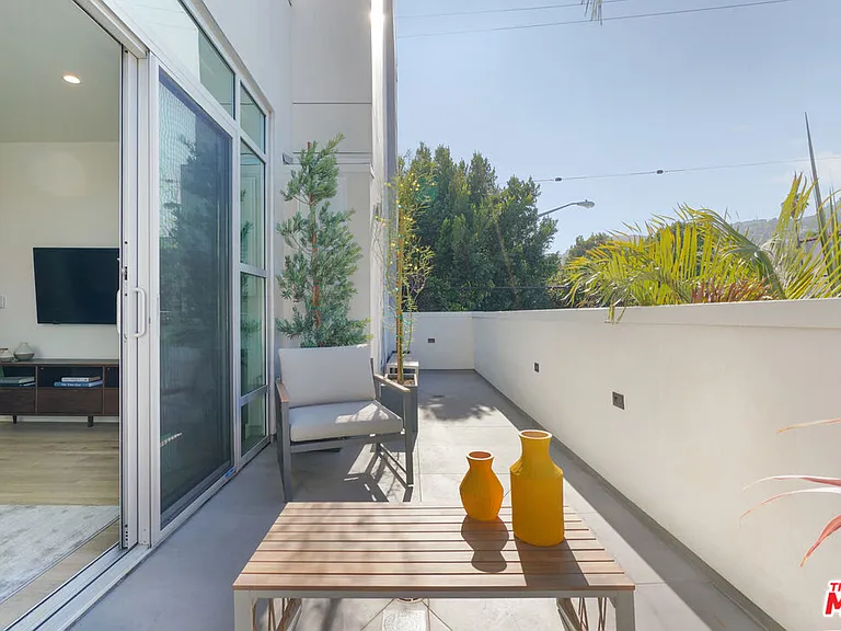 8210 Fountain Ave #302 — Photo 8
