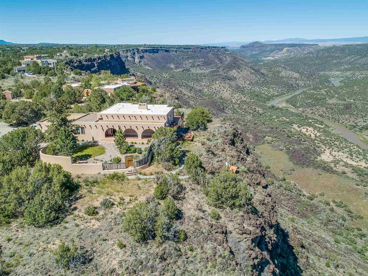 white stoneページ Aq 409 Estante Way, White Rock, NM 87544 | Zillow