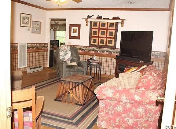 5th image of 7995 Wood Dr