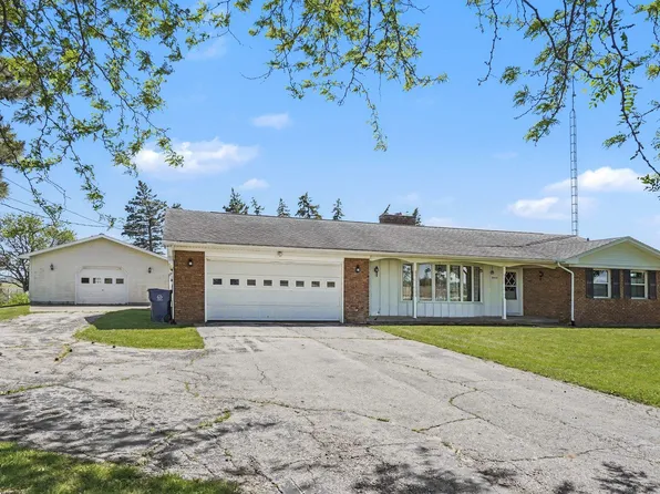4925 W Freeland Rd, Saginaw, MI 48604