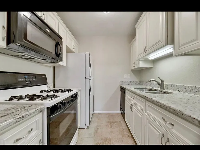 3431 N Hills Dr #121 — Photo 35
