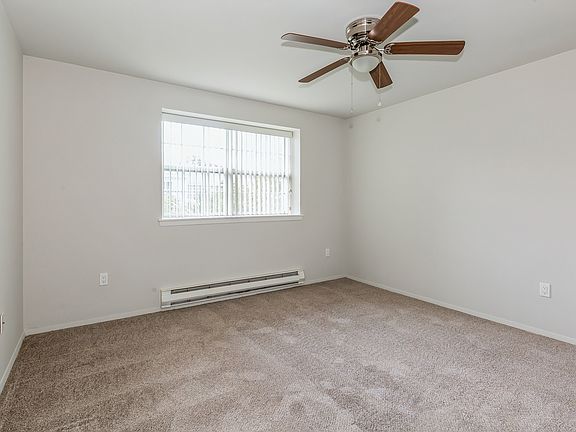 5th image of 700 Justine Ct #1-404