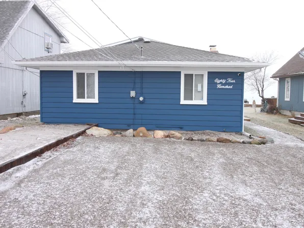 8400 Anchor Bay Dr, Algonac, MI 48001