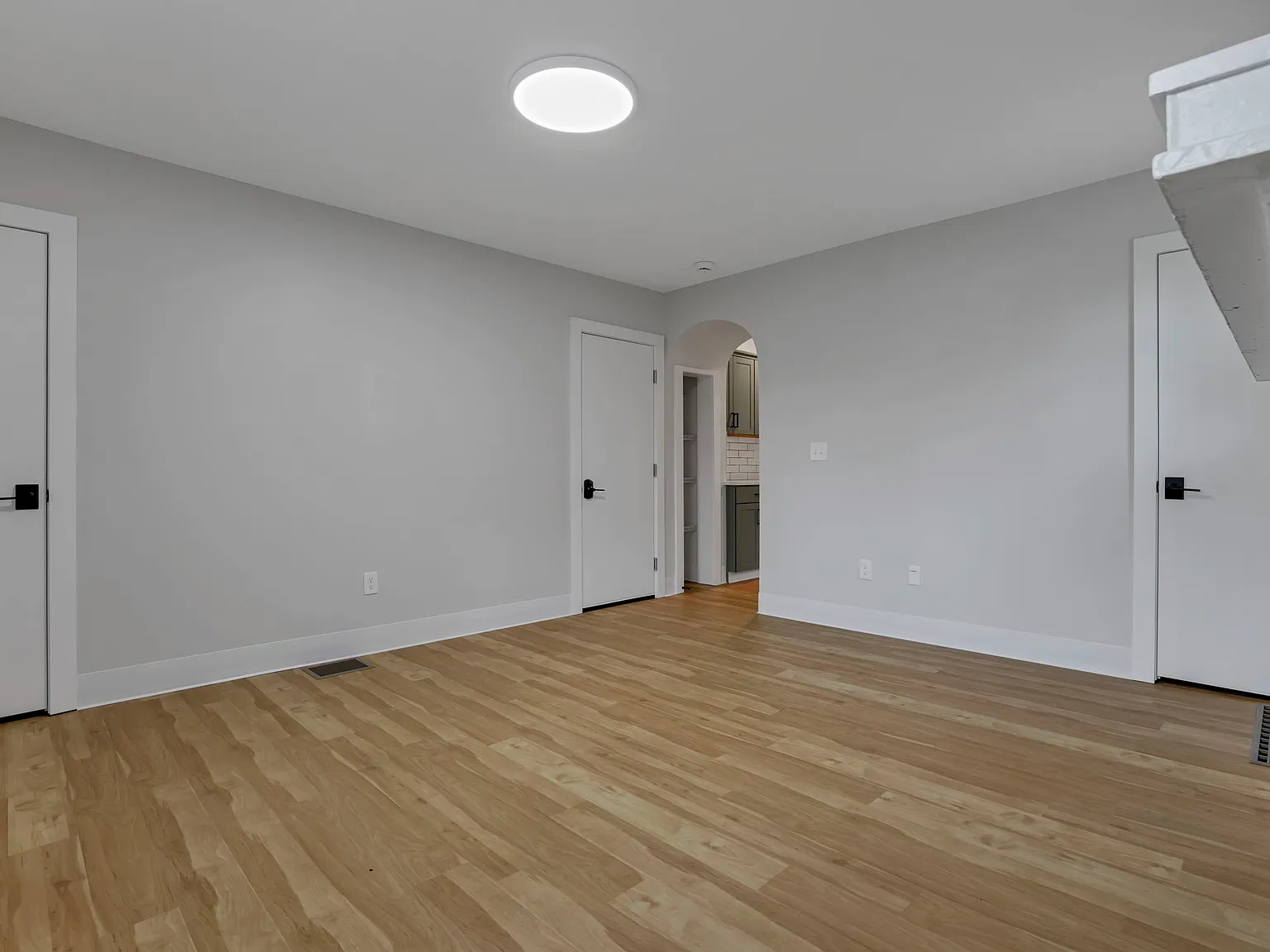 1 bed, $1,100 — Photo 4