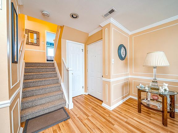 3rd image of 718 Pleasure Ave #718