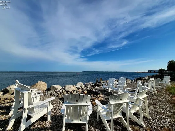 459 N Lake Pine Dr APT 6, Lakeside Marblehead, OH 43440