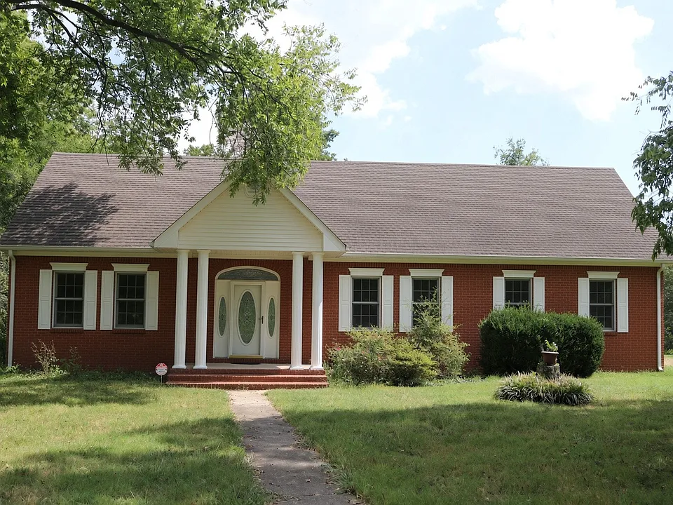 1019 Hilton Ln