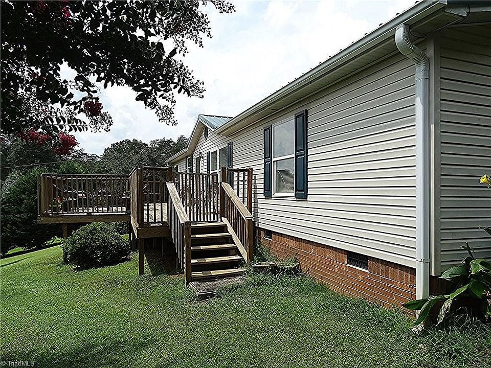 2nd image of 1385 Sunset Park Rd