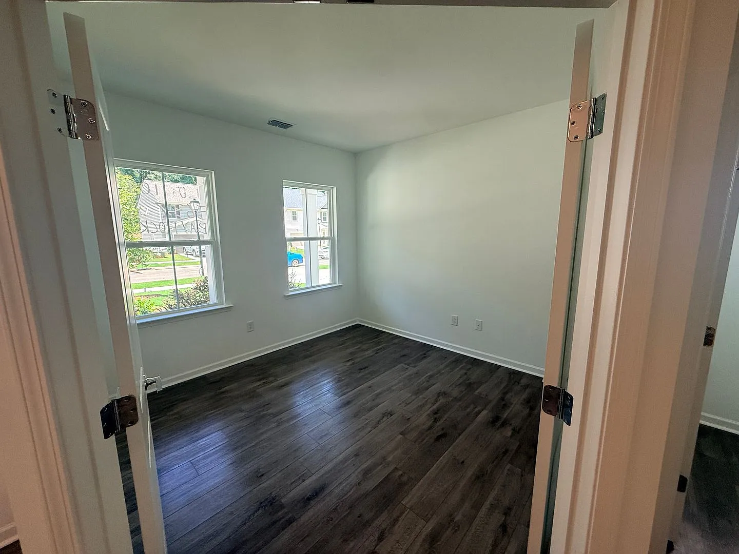 Brand New Single family home in a Cul-de-sac — Photo 2