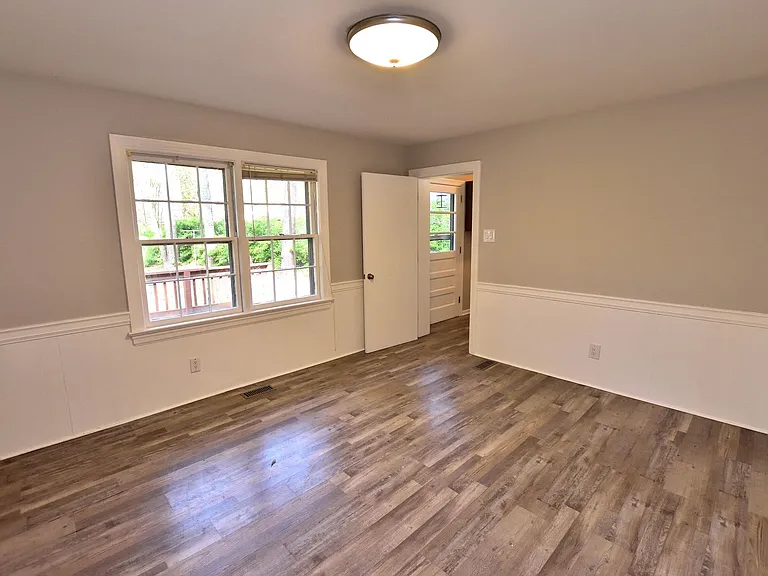 708 Cedarbrook Dr — Photo 7