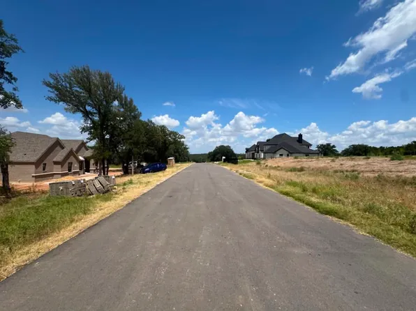 1013 Andy Ranch Ct, Azle, TX 76020