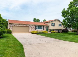 221 Joelynn Dr, Shelby, OH 44875