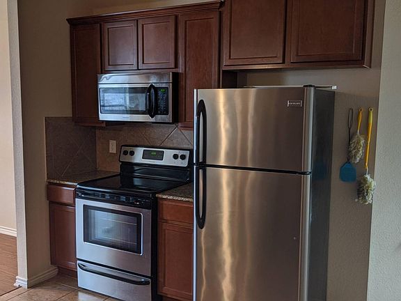 2nd image of 2601 Nolan Creek St