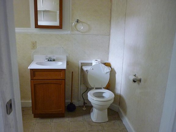 4th image of 317 Harrison St APT B